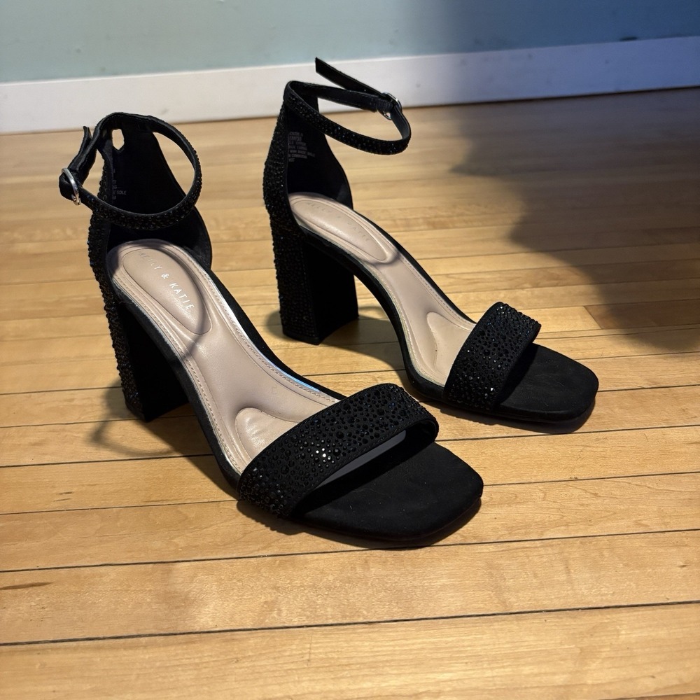 Black Sparkly Kelly & Katie Caital-X Sandal - Size 7.5